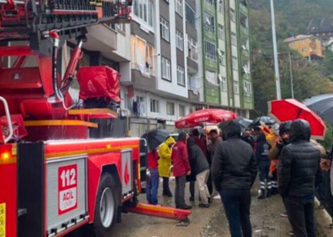 Heyelanda 1 kişi hayatını kaybetti. Valilik tahliyeye başladı