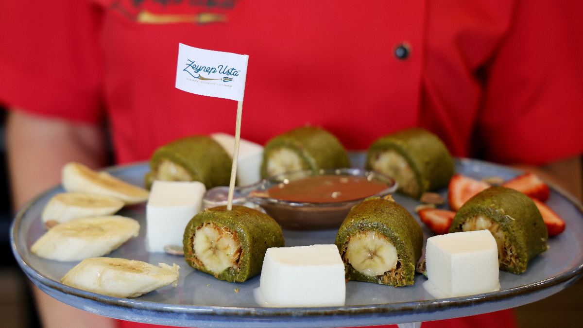 adanada uzak dogudan gelen musterilerinden esinlenen tatlici sushi kadayif yapti shcGttqM