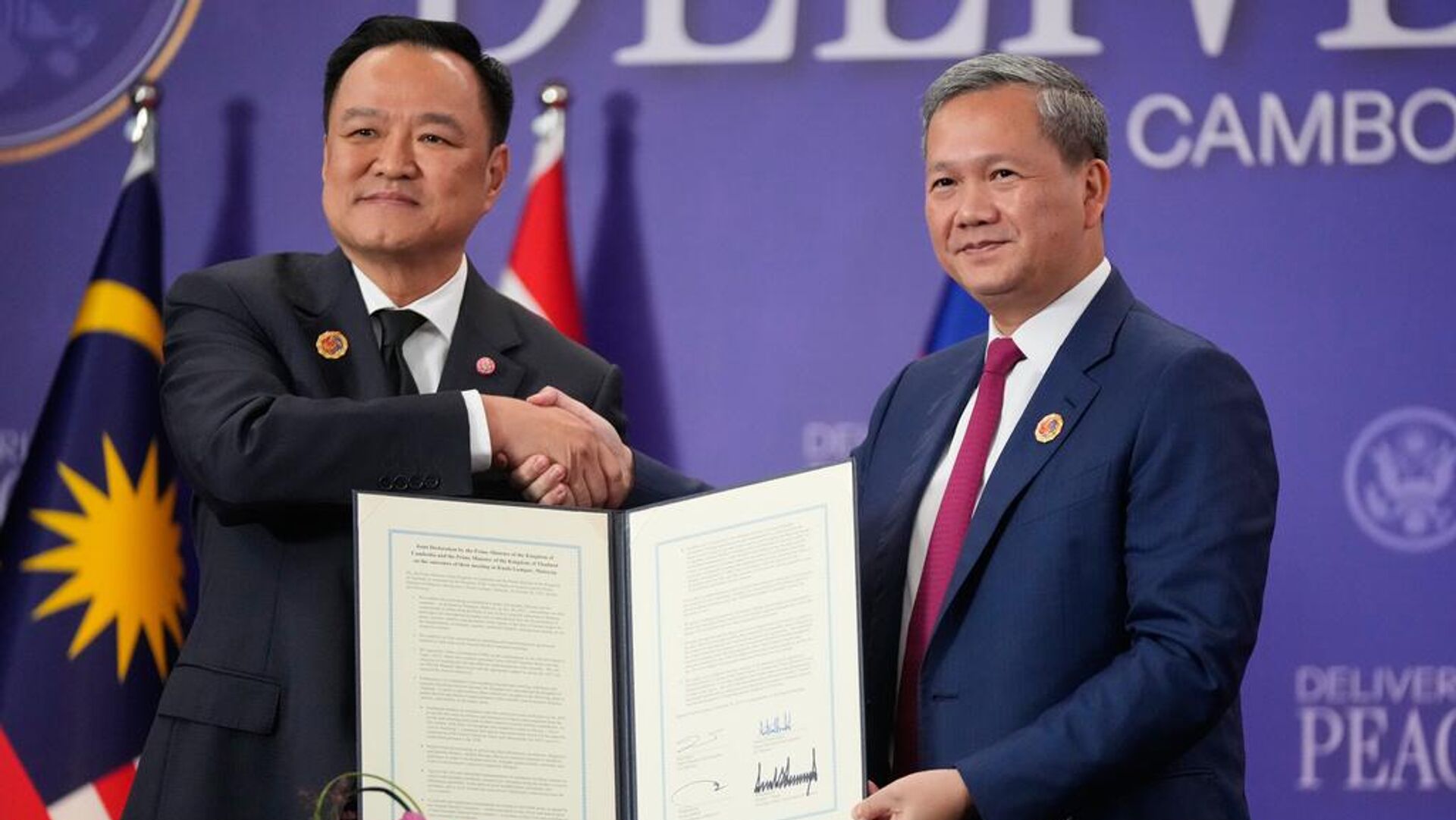 asean zirvesi tayland ile kambocya baris anlasmasi imzaladi 9qWY1Gjg.jpg