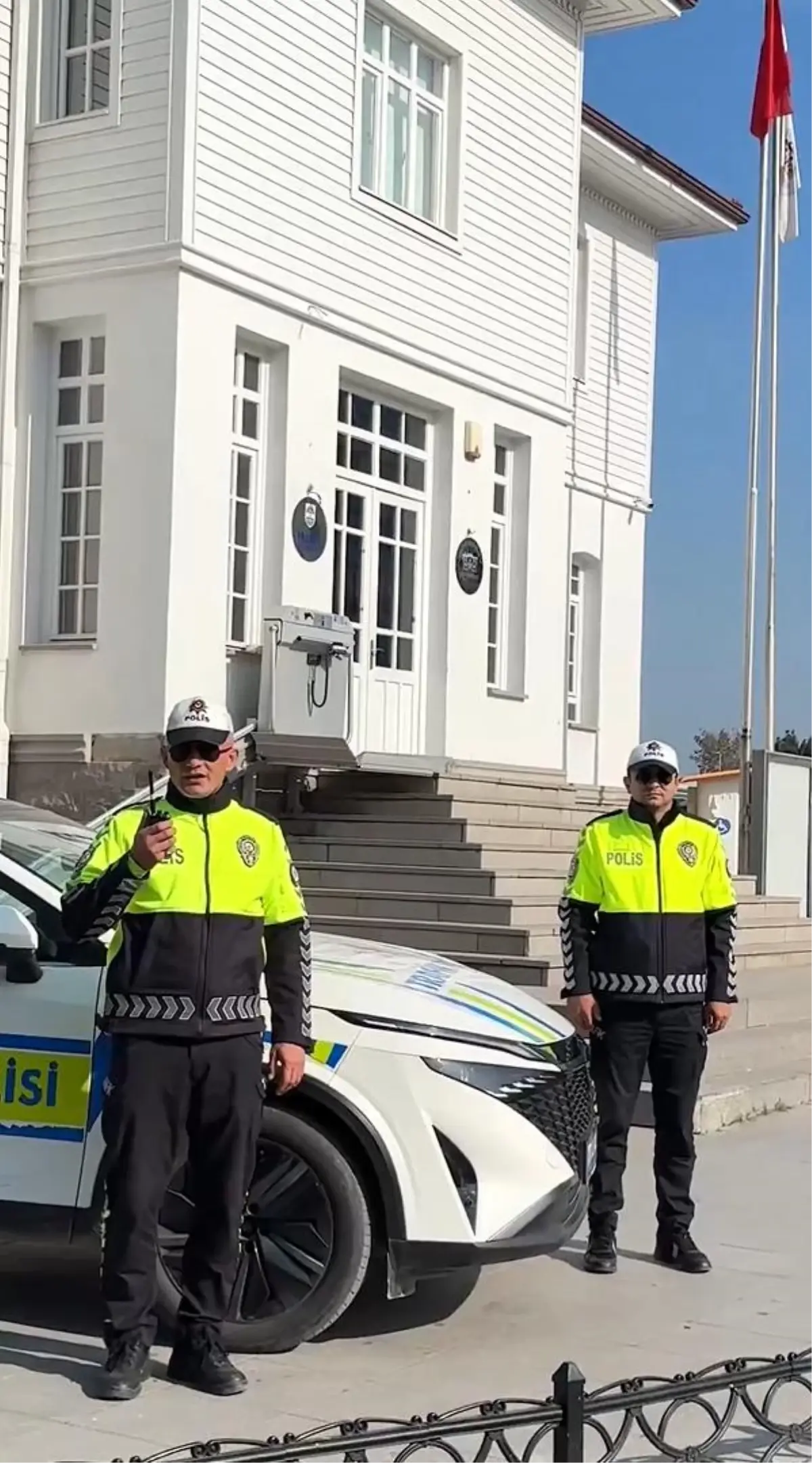 yalova emniyetinde kriptolu telsiz muhabere sistemi ketum kullanima basladi GenesQ6f.jpg