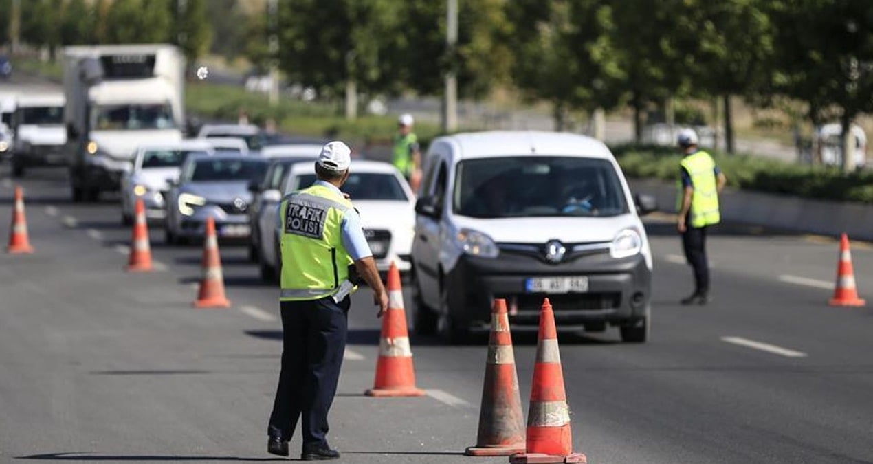 kurban-bayrami-tatili-oncesi-kara-yollarinda-turuncu-alarm-anlik-olarak-takip-edilecek-YMVqrHUE