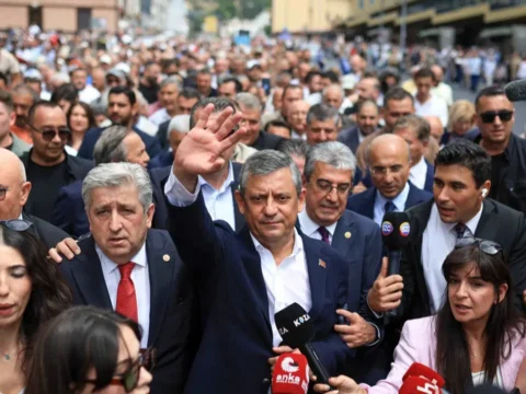 Yeni parti dunya basininda kusatma altindaki muhalefetin yeniden toparlanma girisimi 3nW3hY2D